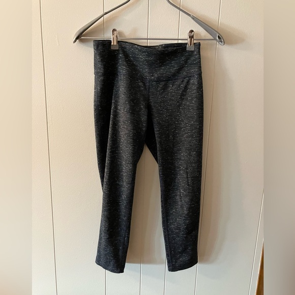 90 Degrees by Reflex XS Capri Compression Leggings - Picture 1 of 9